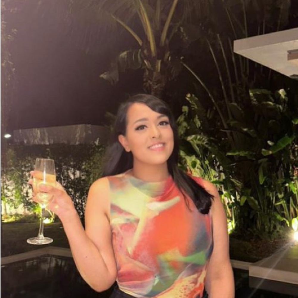 Meet your Posher, Niki